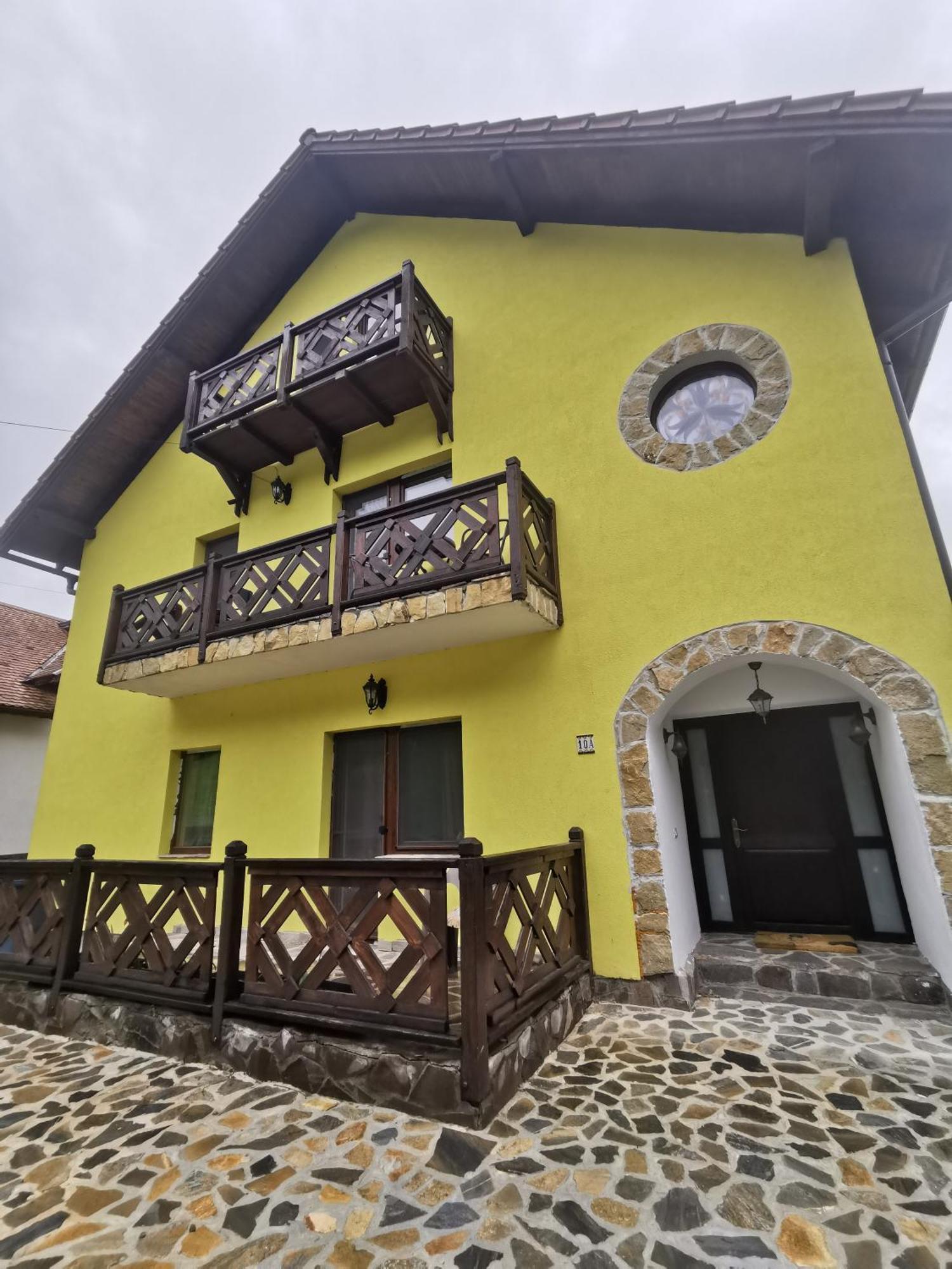 Yellow House Bran  Esterno foto