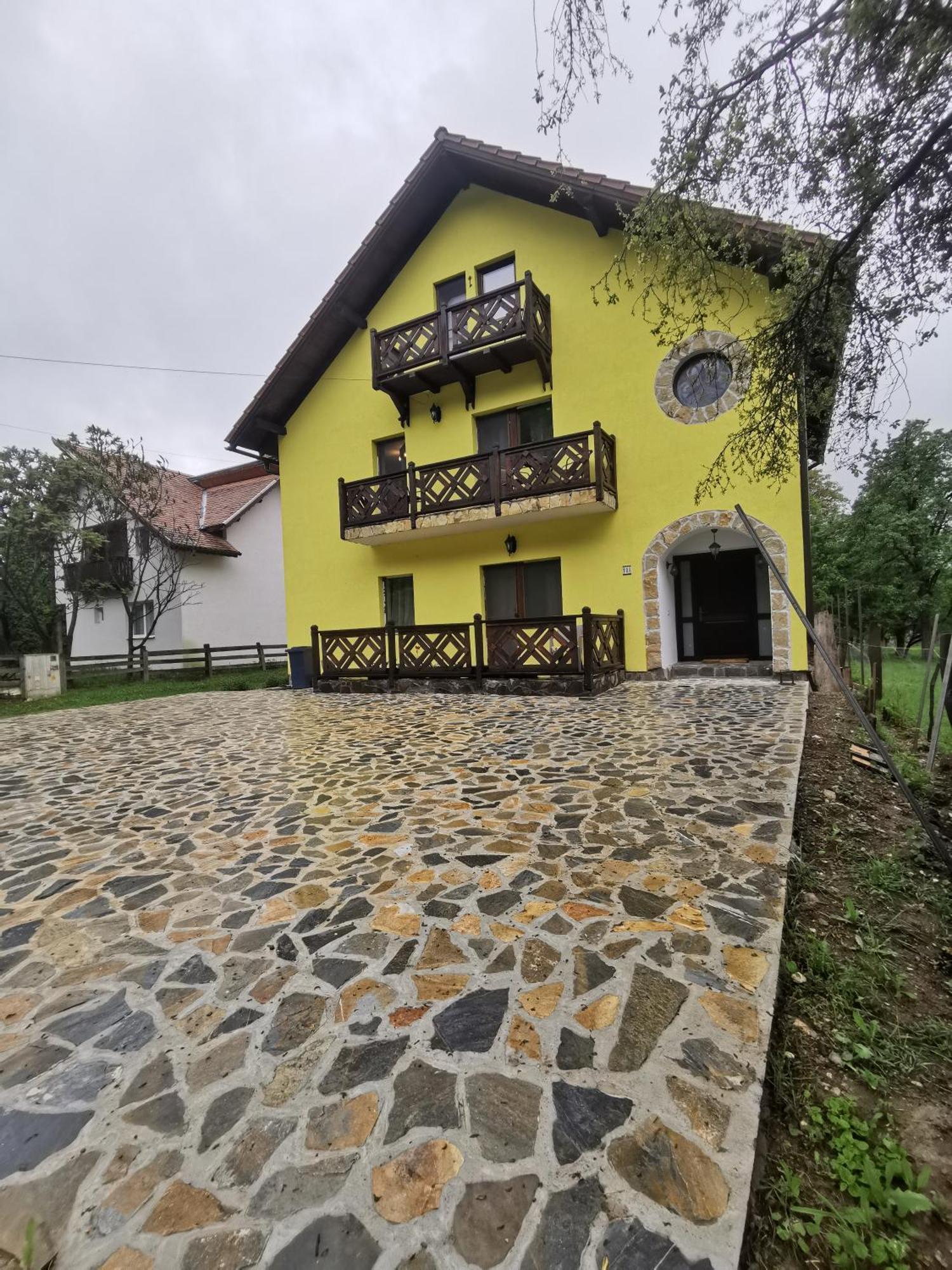 Yellow House Bran  Esterno foto
